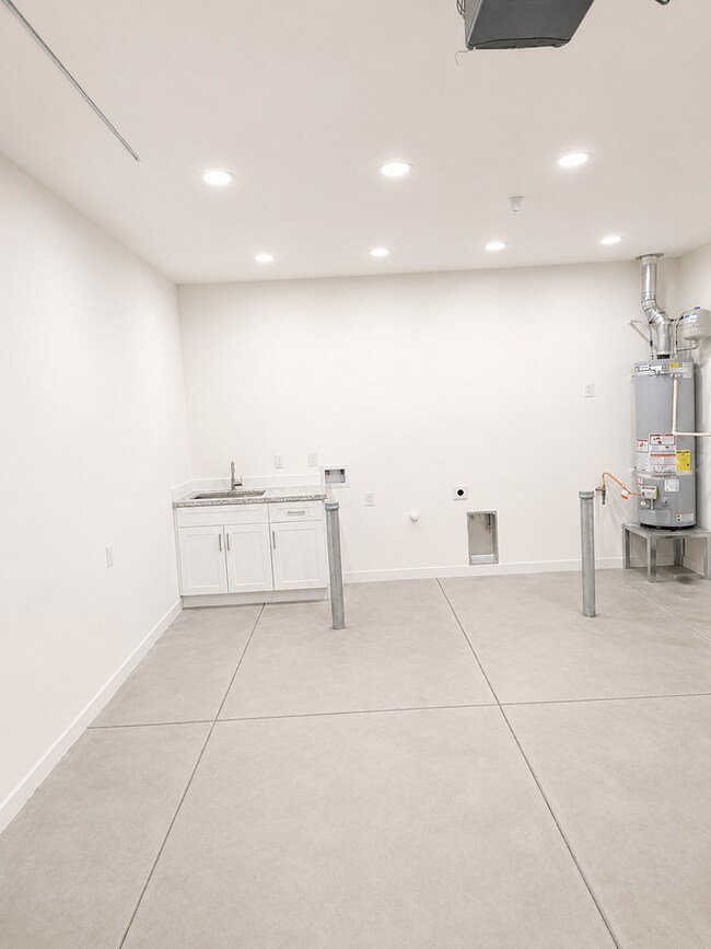 Building Photo - Paradise Home on Cul-de-Sac – Tall Ceilings, Designer Finishes & Upgraded Garage