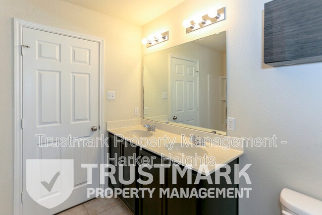 Building Photo - 1321 Cozy Creek Dr