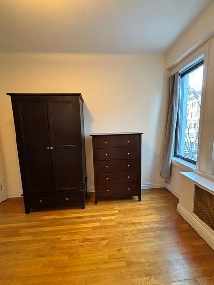 Building Photo - 118 W 72nd St