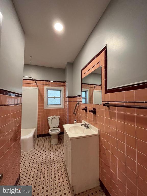 Building Photo - 1208 Mifflin St