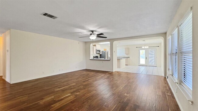 Building Photo - 12810 Bartholdi St