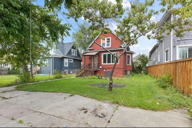 Building Photo - 5111 W 22nd Pl