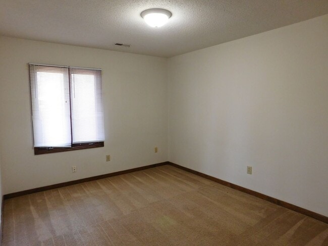 Building Photo - 1540 College Way