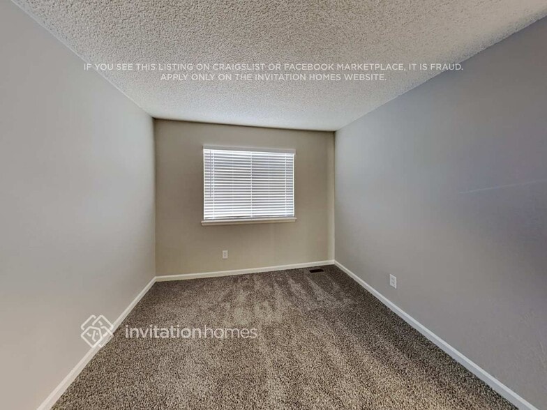 Building Photo - 8474 Tanglewood St