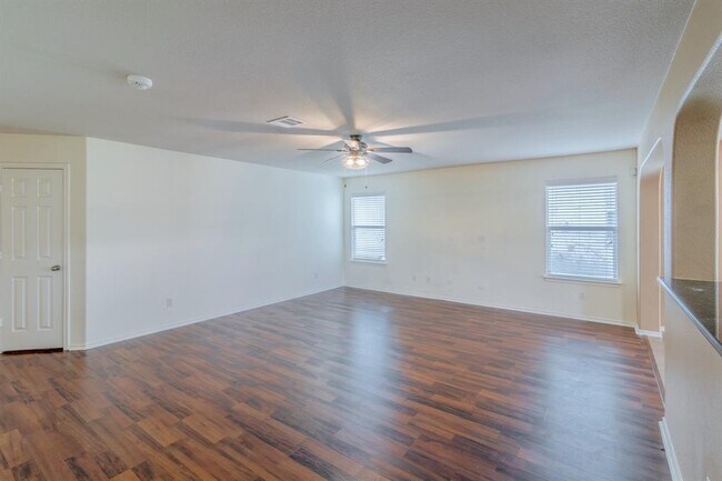 Building Photo - 328 Baldwin St