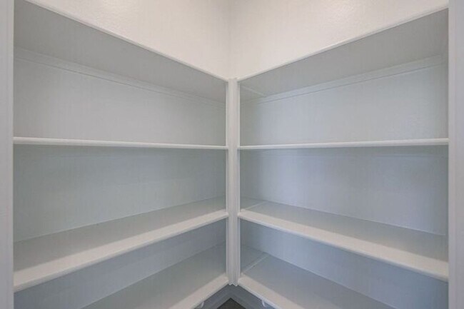 Building Photo - Alamar Living, 4 Bed, 3 Bath Rental!