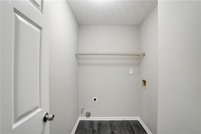 Building Photo - 130 Cedar Creek Ct