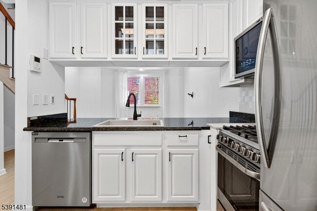 Building Photo - 159 Palisade Ave