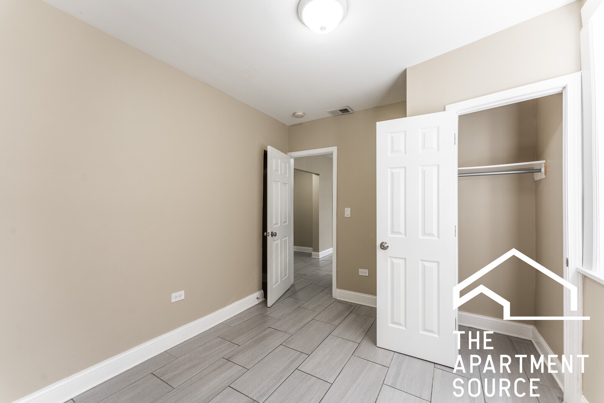 Building Photo - 2618 N Harding Ave