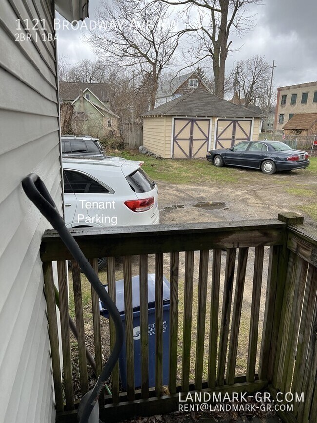 Building Photo - 1121 Broadway Ave NW