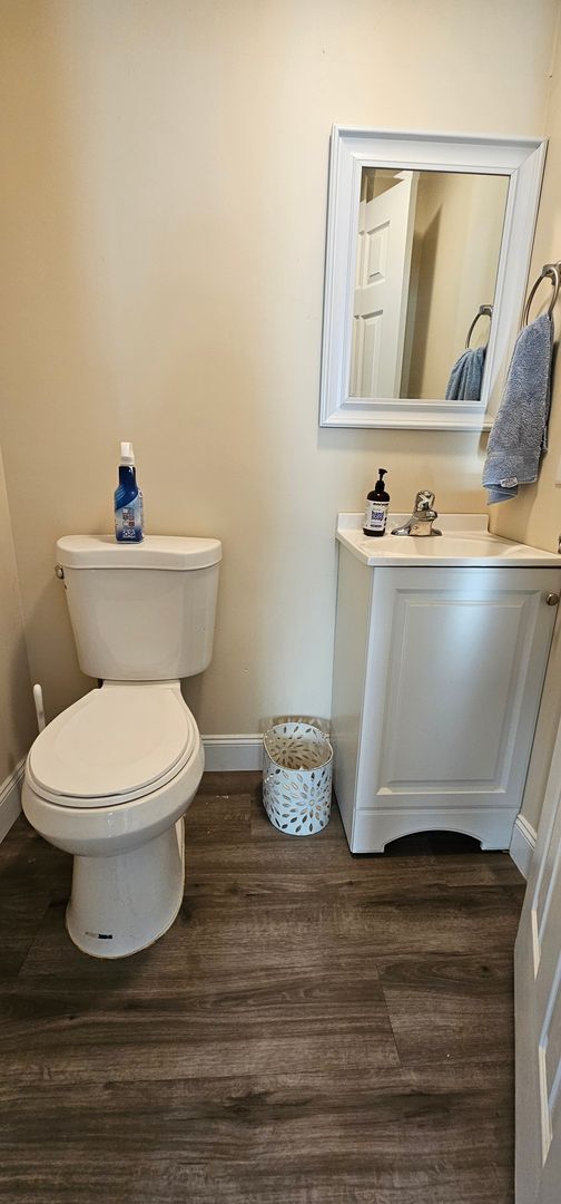 Building Photo - 389 E Allen St