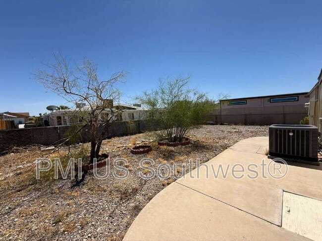 Building Photo - 622 Riverfront Dr