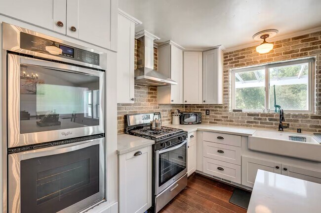 Building Photo - 4640 Motto Ln