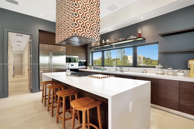 Building Photo - 16709 Botaniko Dr N