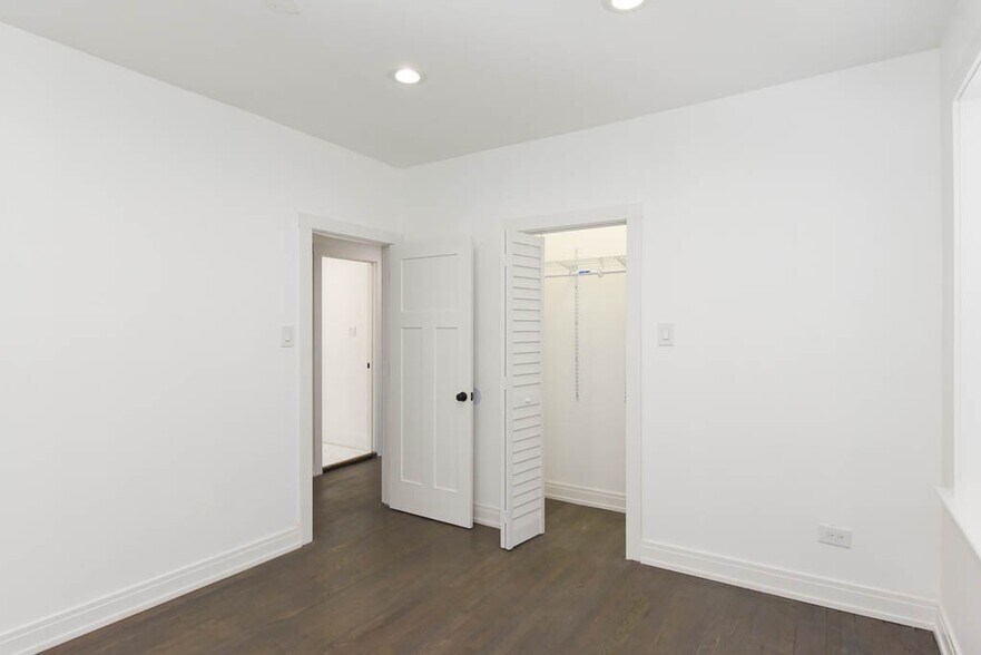 Building Photo - 3759 N Kimball Ave