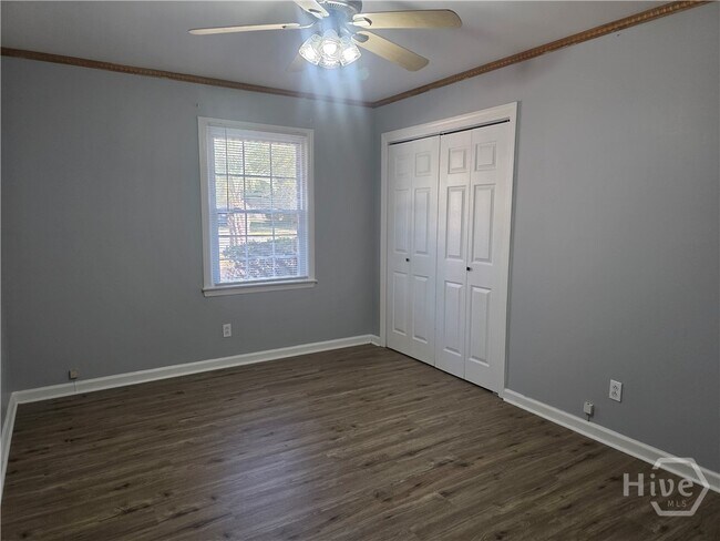 Building Photo - 213 Westwood Dr