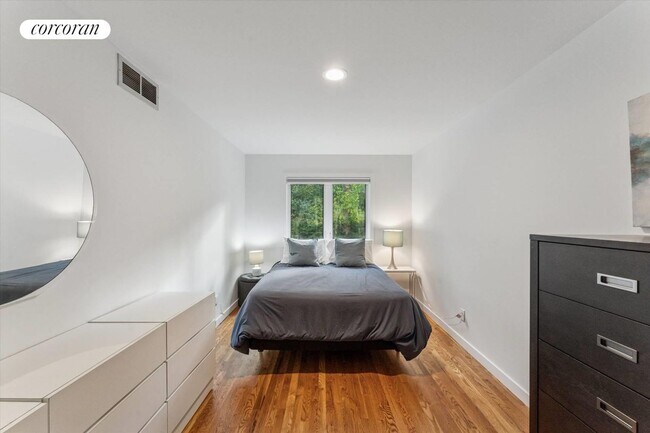 Building Photo - 14 Woodland Ln