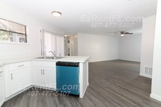 Building Photo - Summer Special! Charming 2 Bed/2 Bath Vill...
