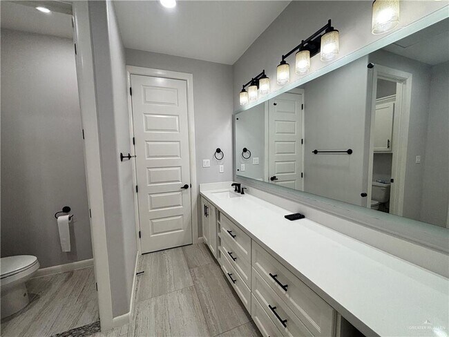 Building Photo - 33 Ensenada Ave