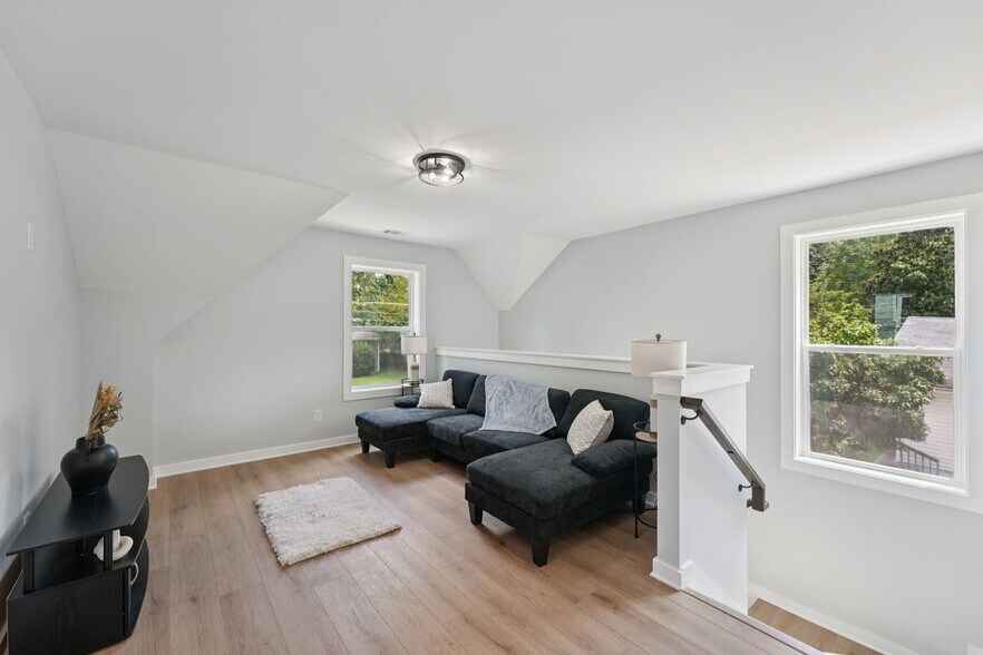 Building Photo - 3189 Jackson St