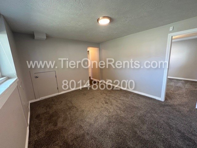 Building Photo - This property offers a NO DEPOSIT option available for qualified renters!