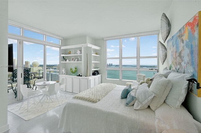 Building Photo - 1155 Brickell Bay Dr