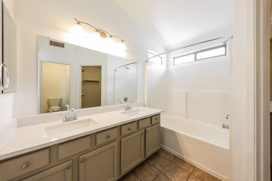 Building Photo - 13331 W Boca Raton Rd