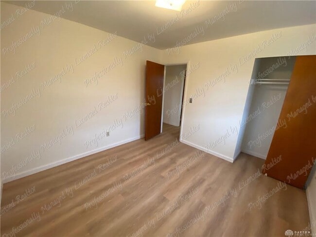 Building Photo - 563 Buttercup Ave