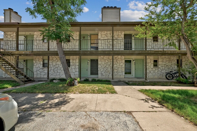 Primary Photo - 4307 S 1st St