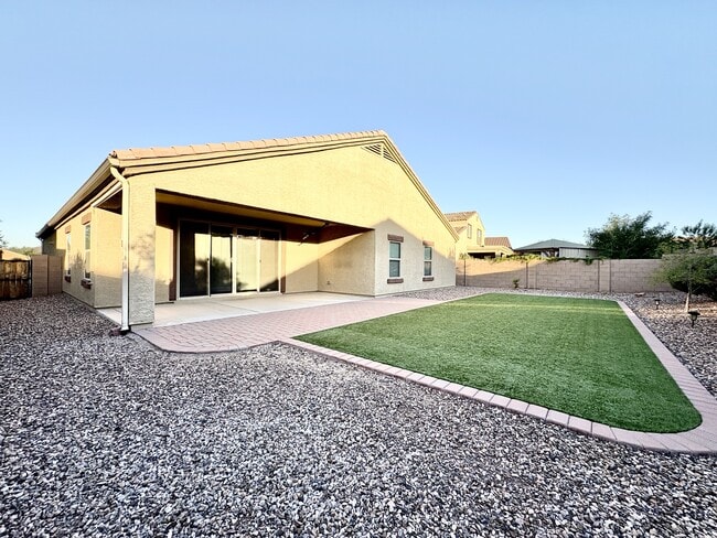 Building Photo - 9383 W Desert Bighorn Trail