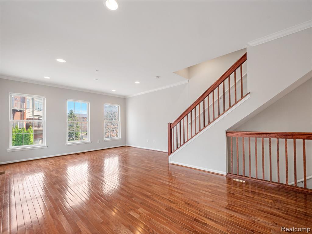 Building Photo - 502 Graten St
