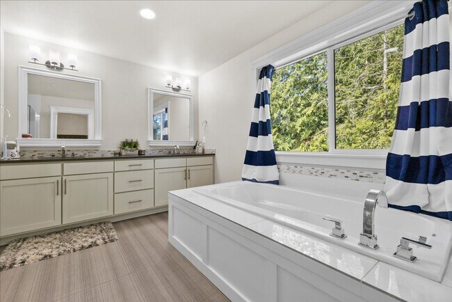 Building Photo - Luxury Living at Sagebrook