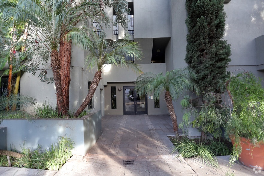 Babylon Apartments 360 S Detroit St Los Angeles CA 90036 Apartment