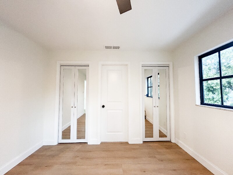 Building Photo - 417 66th Ave S