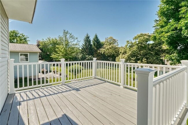 Building Photo - 7 Bramblewood Ln