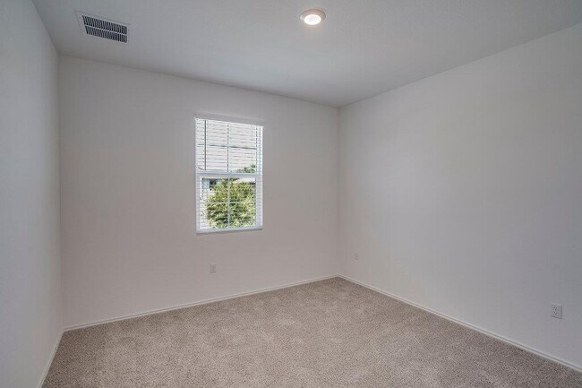 Building Photo - 1109 Winnie Dr