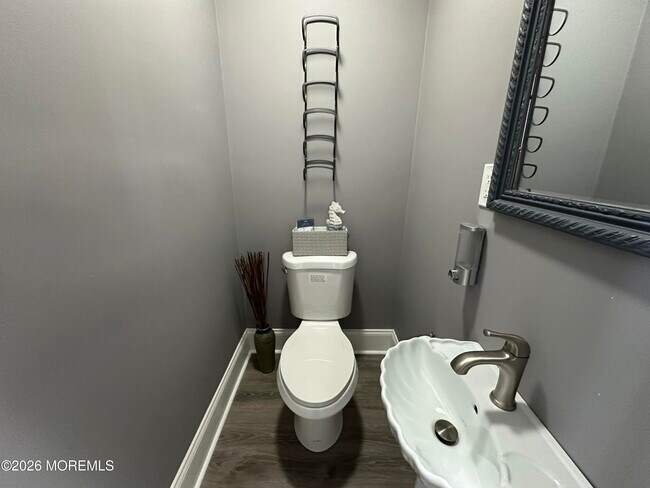 Building Photo - 208 15th Ave