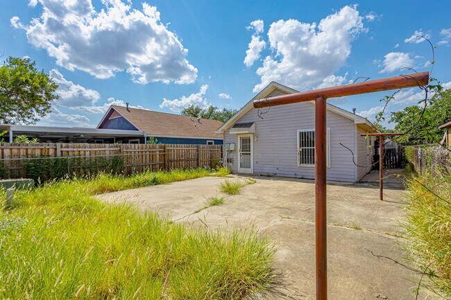 Building Photo - 509 Hopi Dr