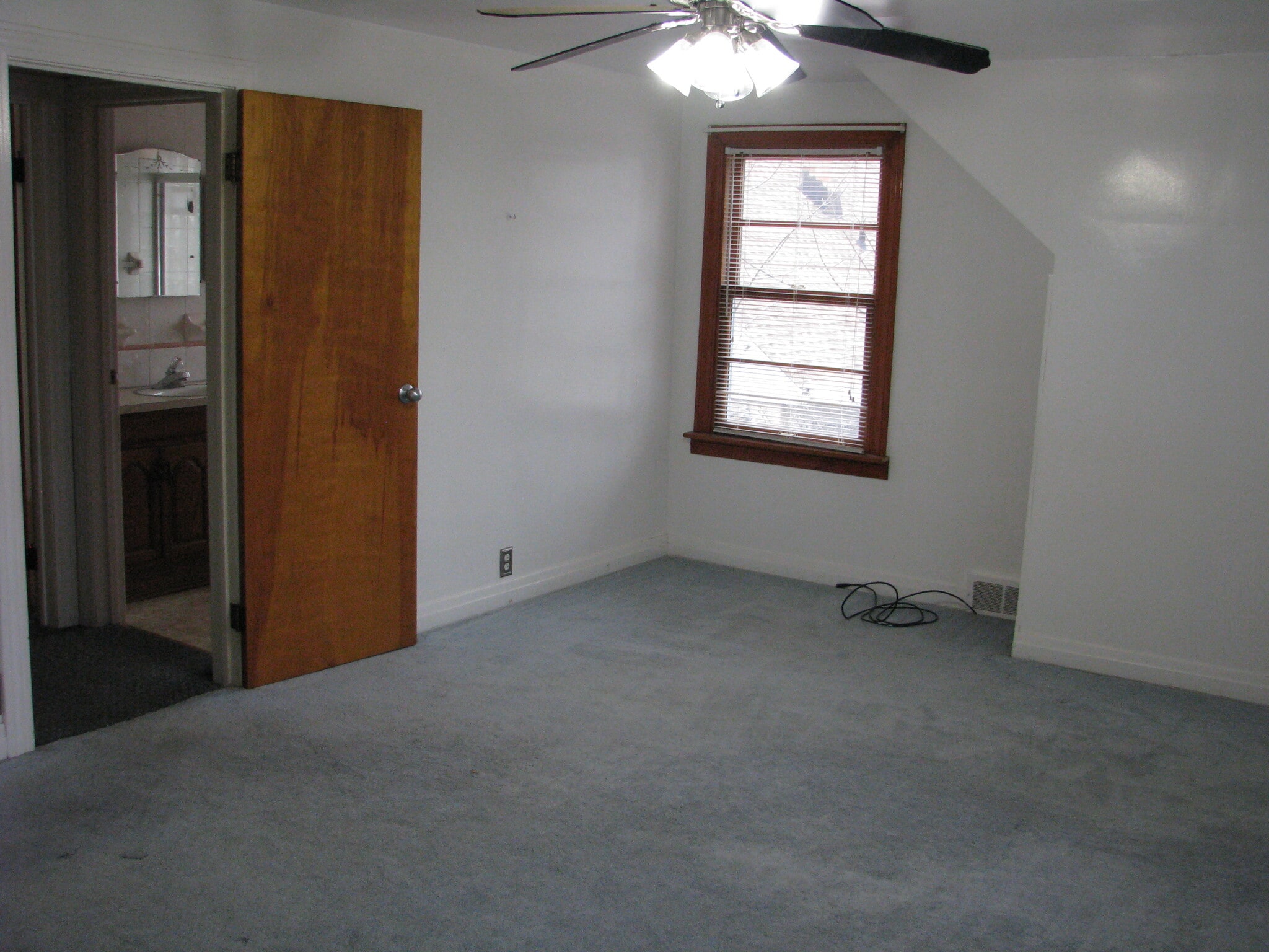 Building Photo - 5330 Seneca St