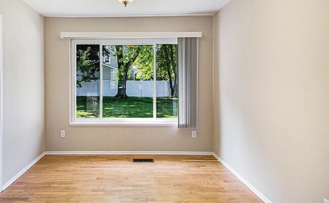 Building Photo - 793 Tarleton Ave