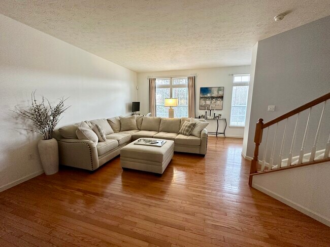 Building Photo - 4019 Village Run Rd