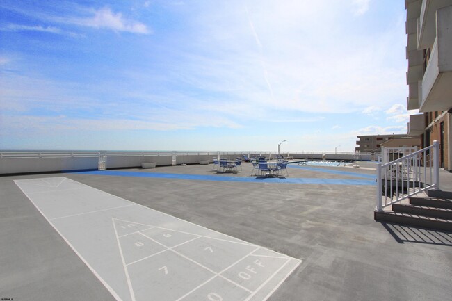Building Photo - 5200 Boardwalk