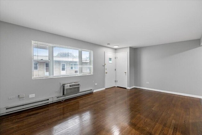 Building Photo - 1 bedroom in Chicago IL 60638