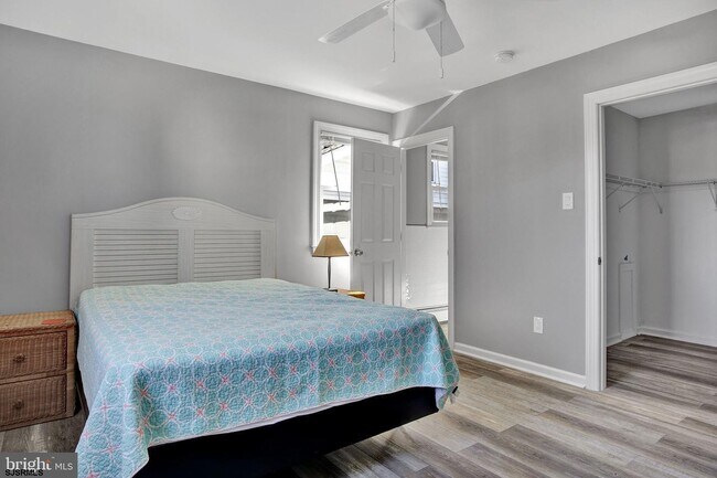 Building Photo - 15 N Victoria Ave