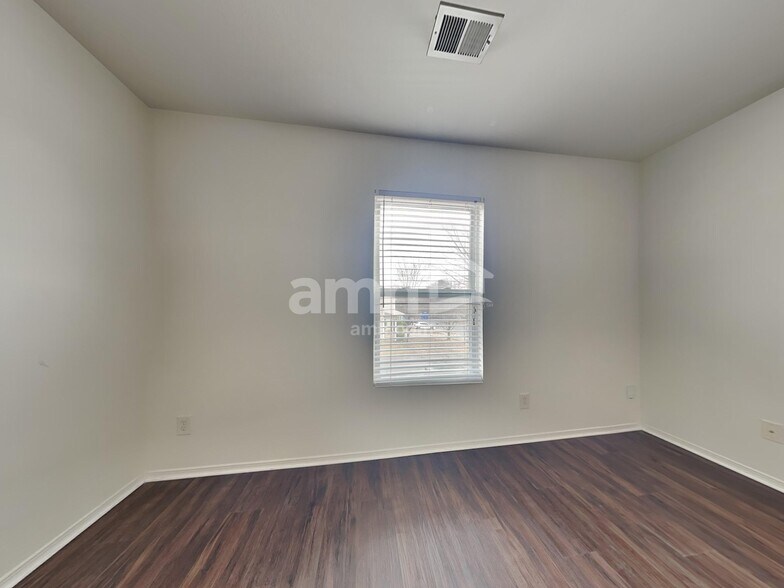 Building Photo - 4636 Meadowfield Rd