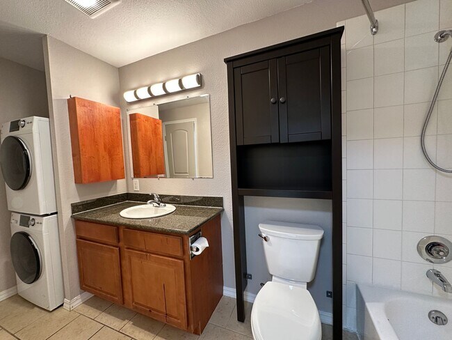 Building Photo - 2bd/1ba Bothell Condo