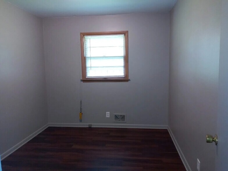 Building Photo - 4805 Javelin Dr