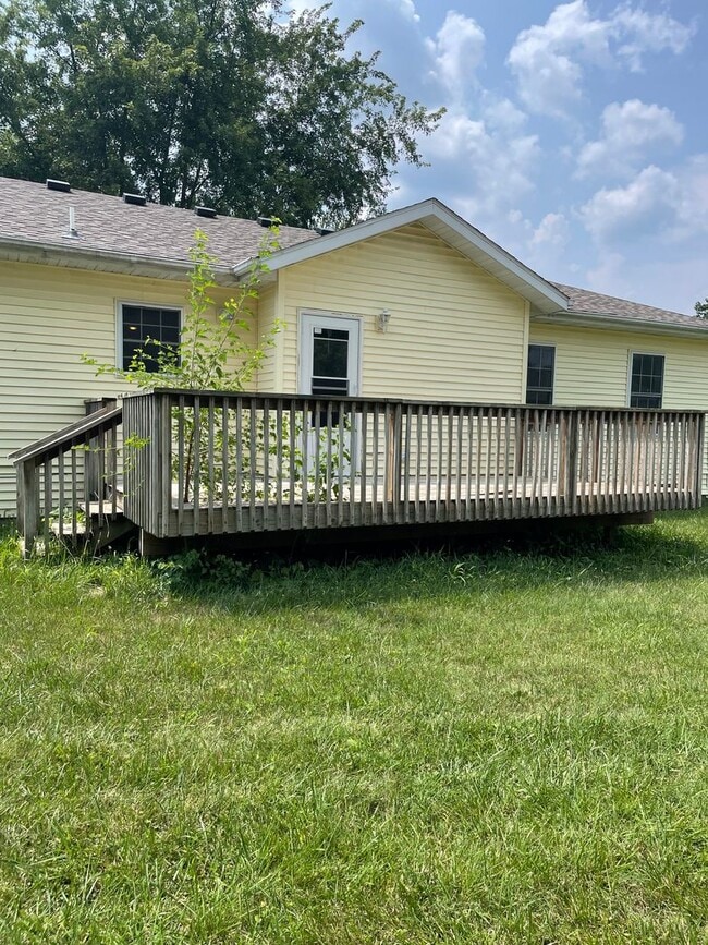 Building Photo - 3 Bed 2 Bath 2 Car Garage plus Bonus Room Available July 31, 2023