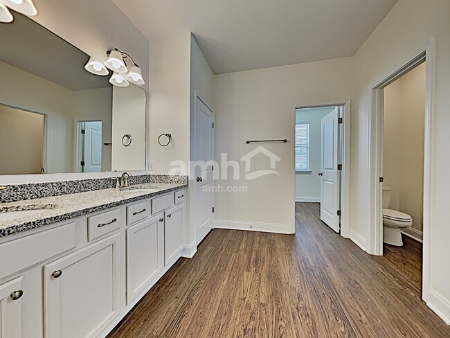 Building Photo - 205 Parkside Blvd
