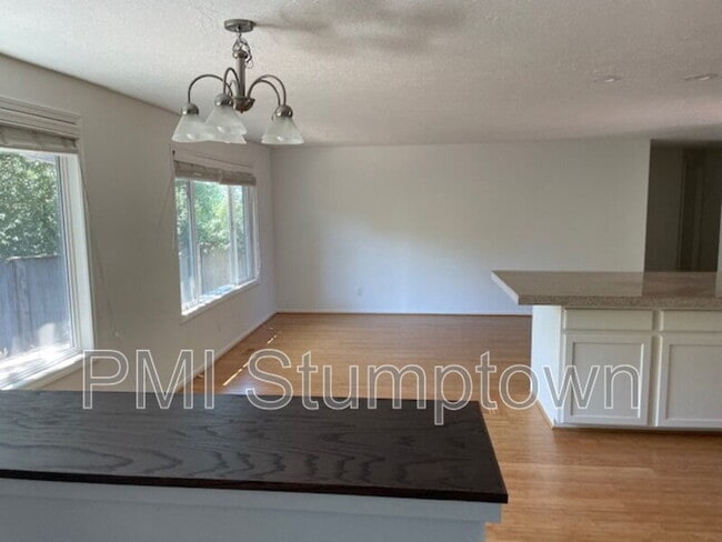 Building Photo - 11095 SE 92nd Ct